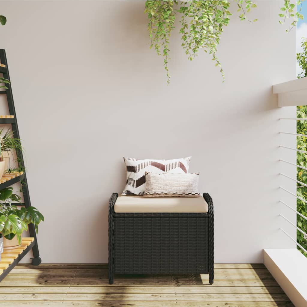 vidaXL Υποπόδιο Κήπου Μαύρο 58x46x46 εκ. Συνθετικό Ρατάν με Μαξιλάρι