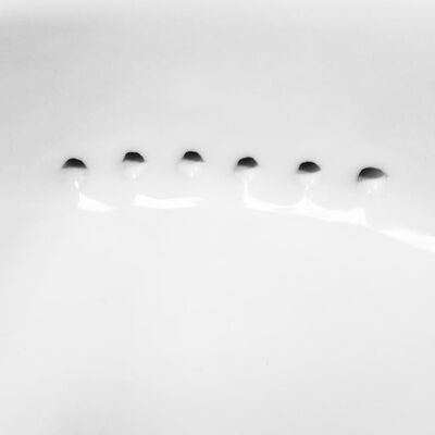 vidaXL Ουρητήριο Επιτοίχιο/Κρεμαστό Λευκό Κεραμικό με Βαλβίδα Έκπλυσης
