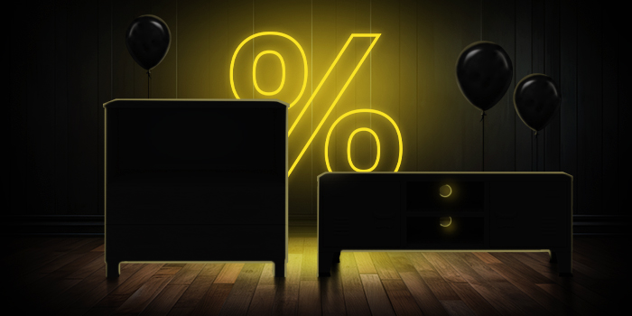  Μαύρη συρταριέρα και κονσόλα τηλεόρασης με μαύρα μπαλόνια μπροστά από ένα φωτεινό κίτρινο σημάδι ποσοστού σε σκούρο ξύλινο πάτωμα.